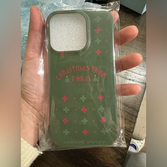 Taylor Swift Official Christmas Tree Farm iPhone 15 Pro Phone Case - Picture 11 of 12